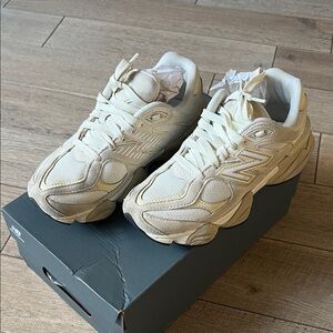 New Balance Beige and Cream Athletic Shoes Boys Size 4 **Like New worn twice**